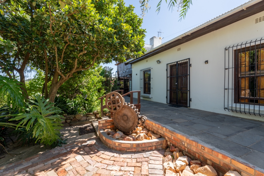 6 Bedroom Property for Sale in Stellenbosch Farms Western Cape